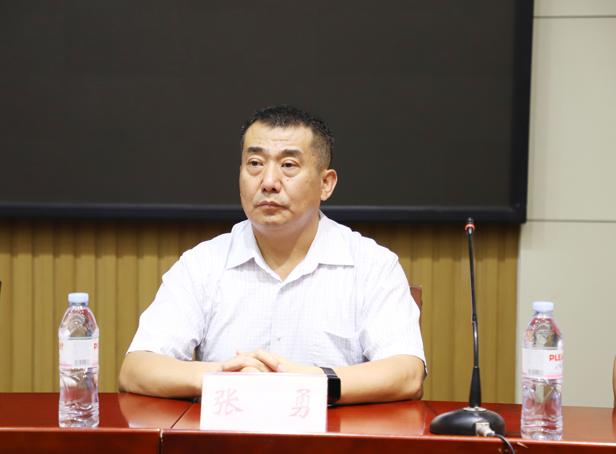 長(zhǎng)田實(shí)業(yè)傾情捐資 助力學(xué)子圓夢(mèng) 愛暖金秋 長(zhǎng)田實(shí)業(yè)傾情捐資 助力學(xué)子圓夢(mèng) 愛暖金秋