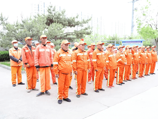 愛心傳遞 溫情捐贈—長田實業(yè)向環(huán)衛(wèi)工人捐贈環(huán)衛(wèi)服裝1200余套